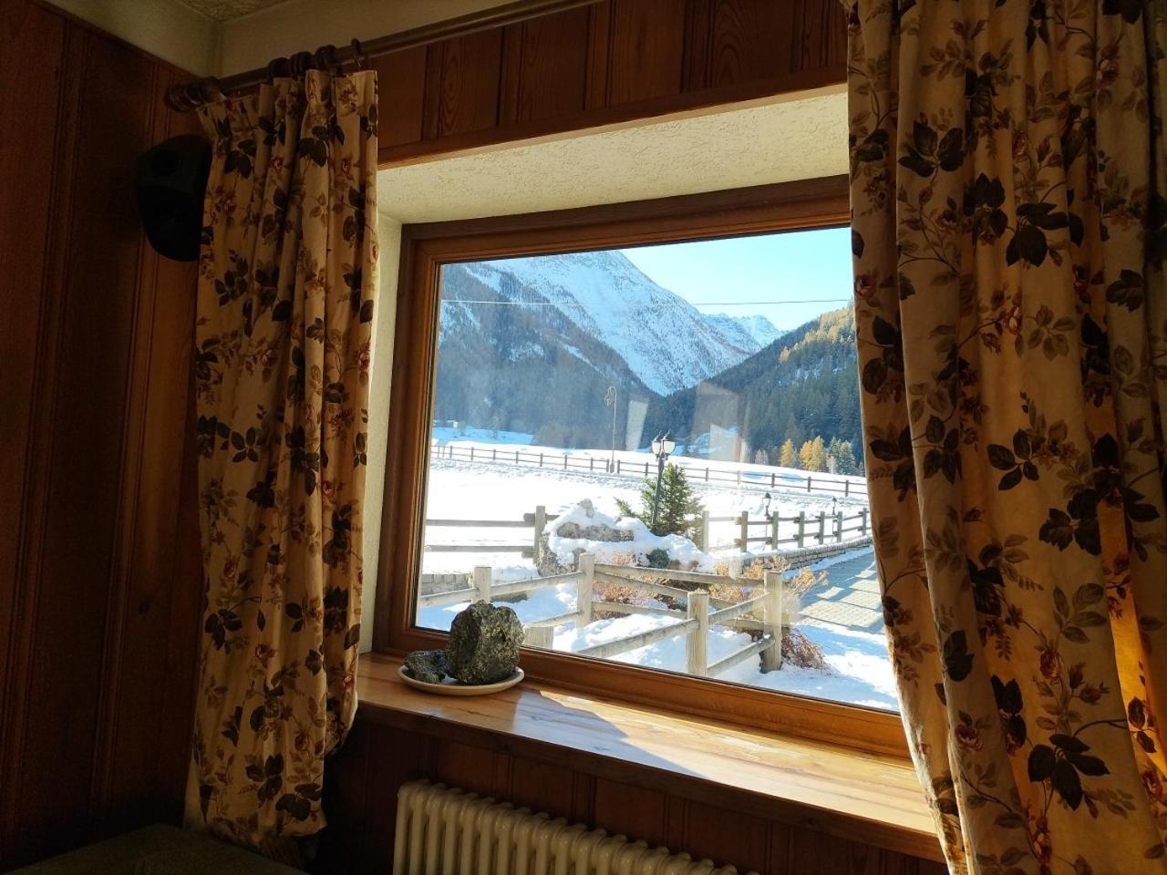 Hotel Bouton D'Or - Cogne Exterior foto