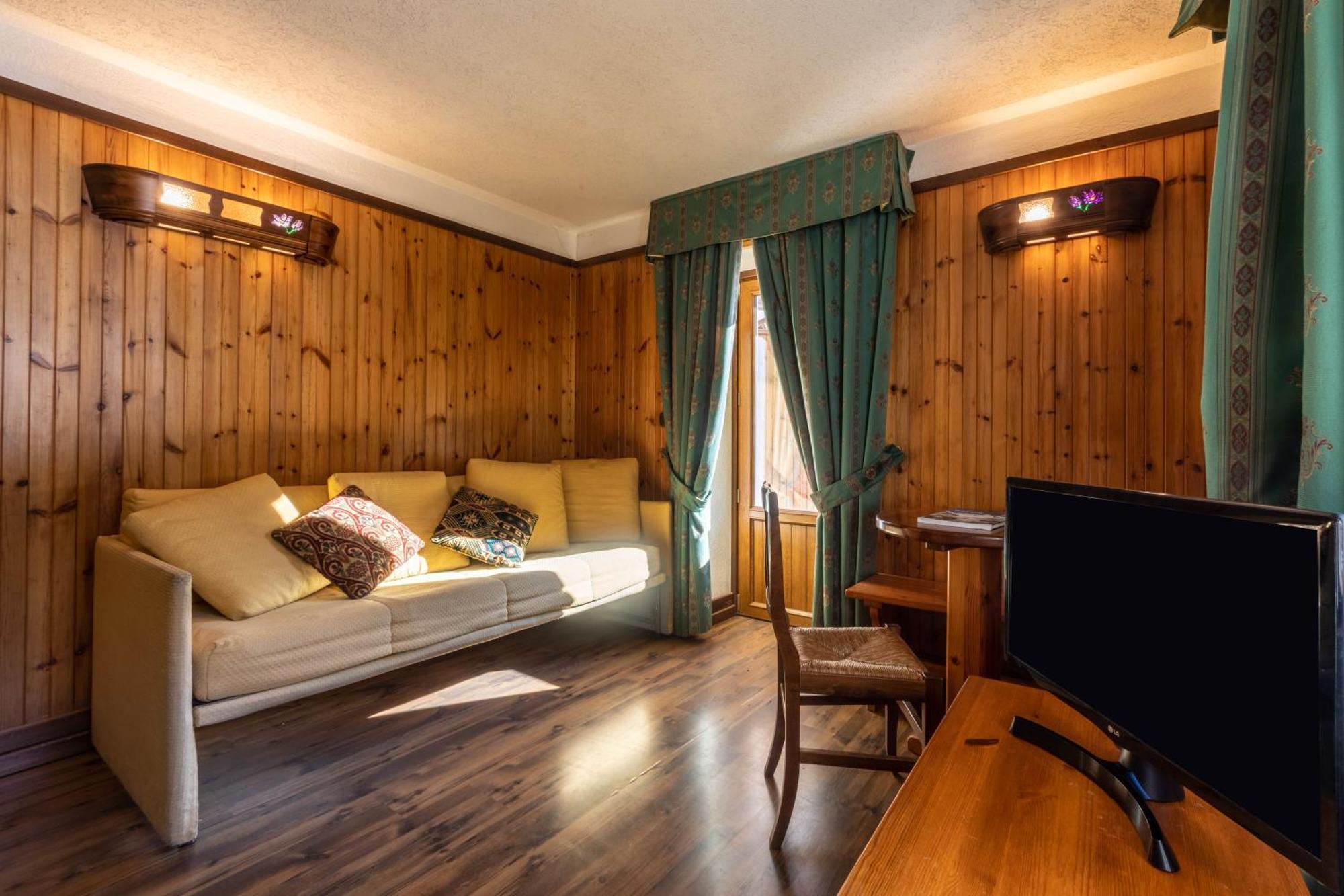Hotel Bouton D'Or - Cogne Exterior foto