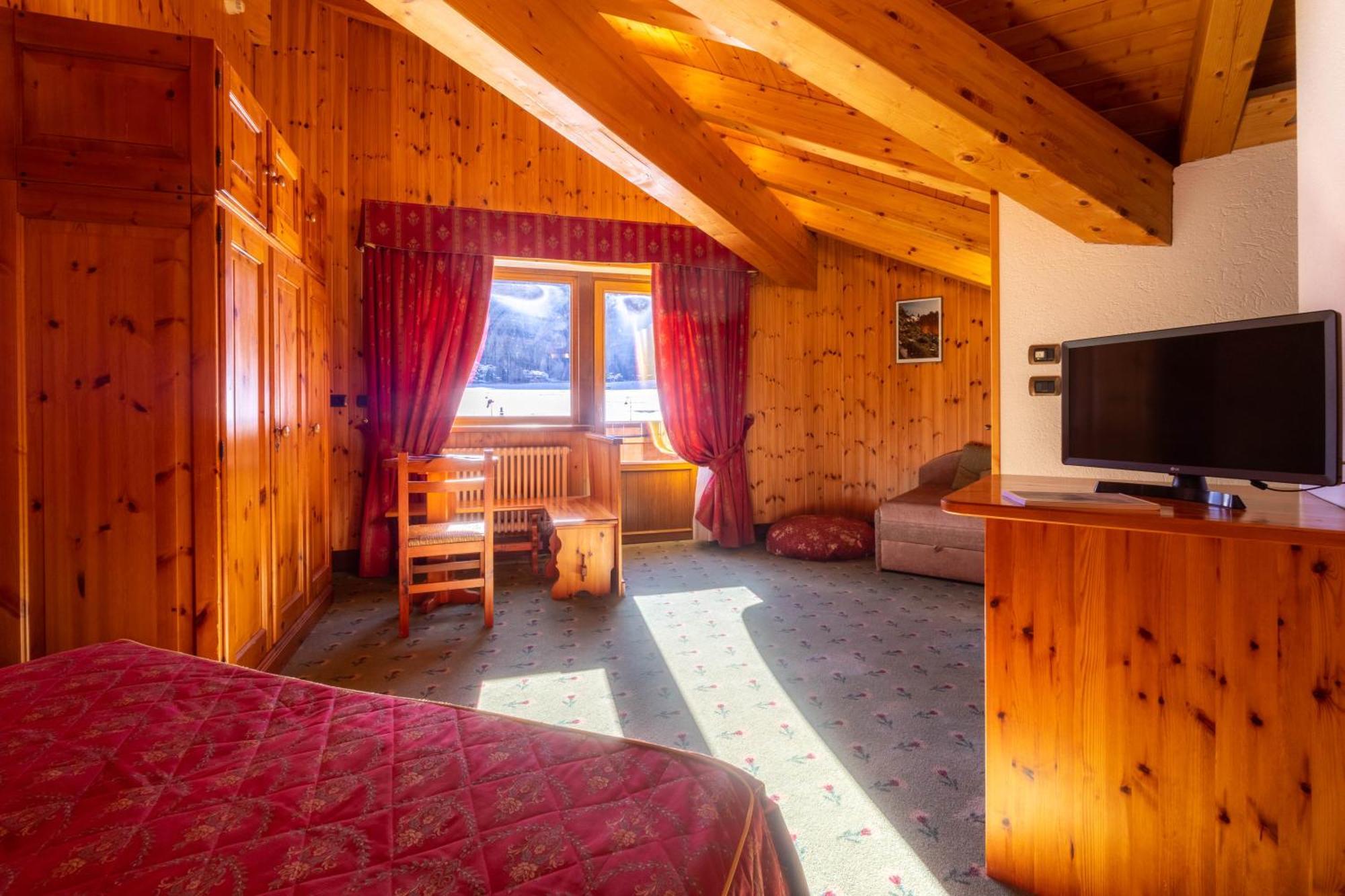 Hotel Bouton D'Or - Cogne Exterior foto